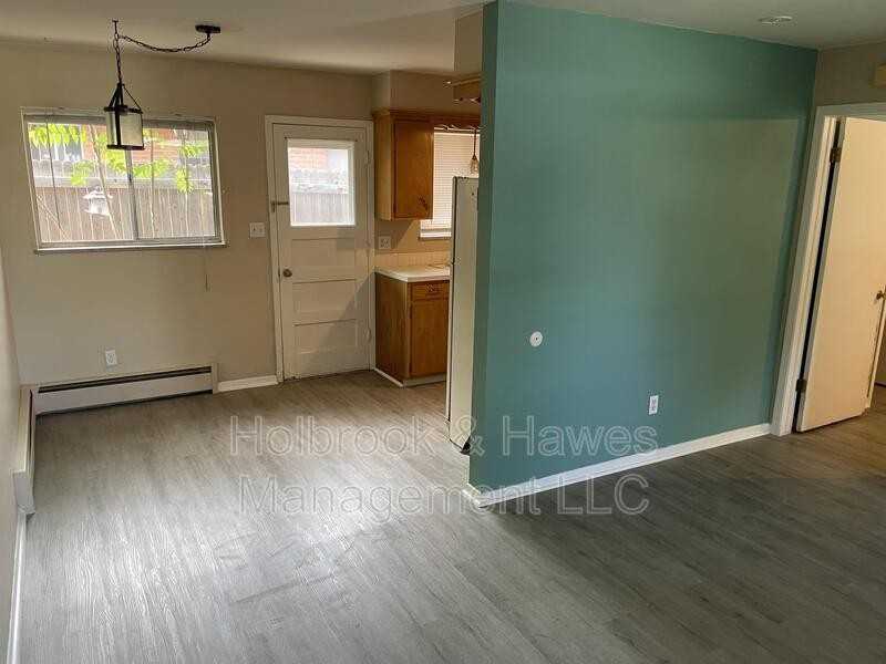 1004 Morgan St - Photo 4 of 17