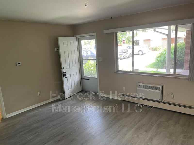 1004 Morgan St - Photo 5 of 17