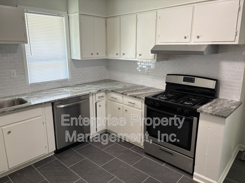 3624 Marion Ave - Photo 7 of 18