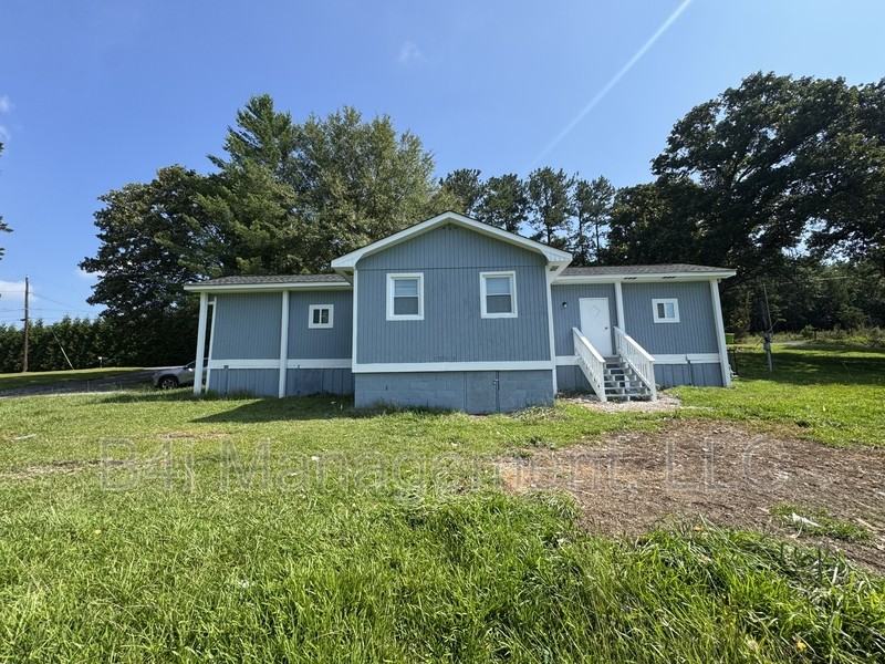 308 Pleasant Valley Rd Se - Photo 2 of 12