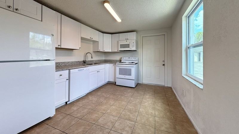 7059 Brentford Rd - Photo 5 of 22