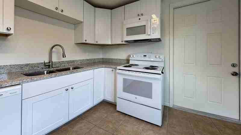 7059 Brentford Rd - Photo 6 of 22