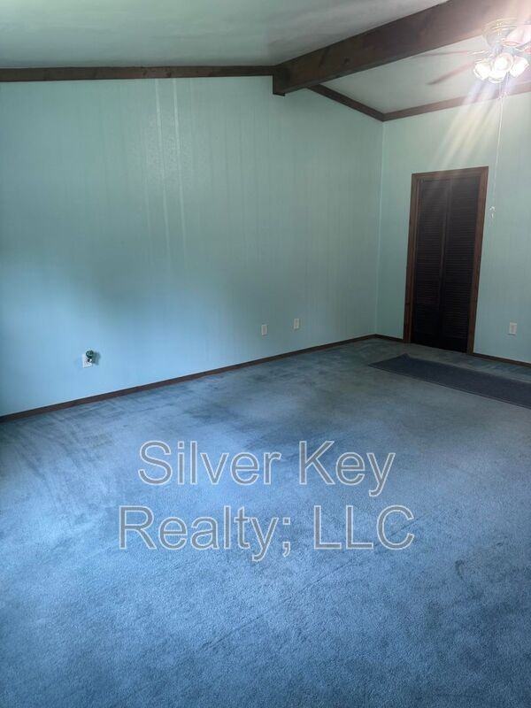 235 Rose Dr - Photo 4 of 18