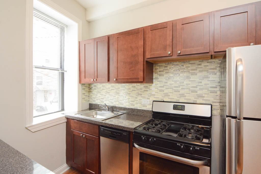 432 W Belden Ave #02 - Photo 5 of 21