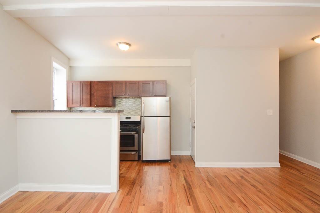 432 W Belden Ave #02 - Photo 6 of 21