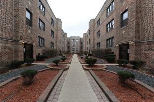 3720 N Pine Grove Ave #2E - Photo 1 of 1