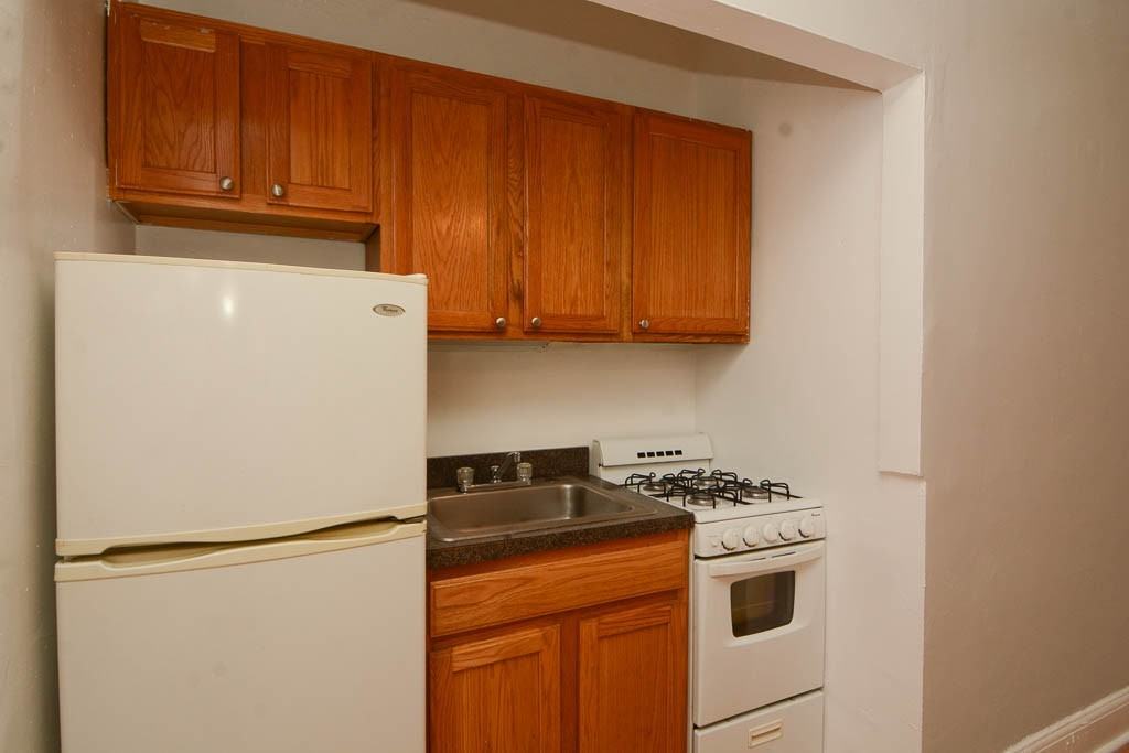 3831 N Fremont St #106 - Photo 3 of 15