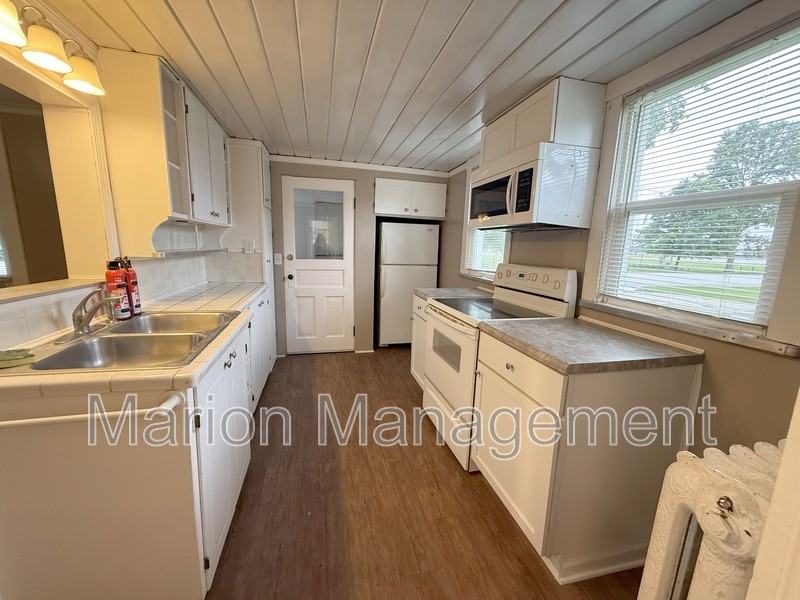 512 S Pearl St #C - Photo 6 of 10