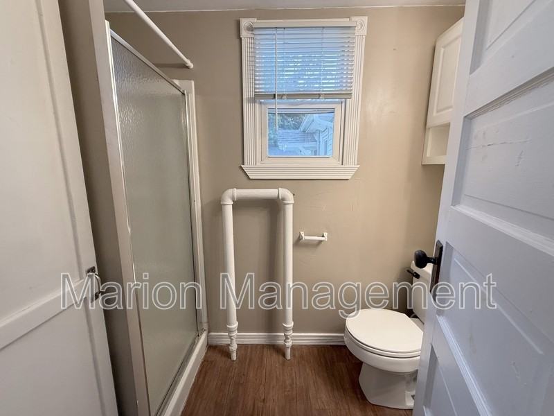 512 S Pearl St #C - Photo 7 of 10