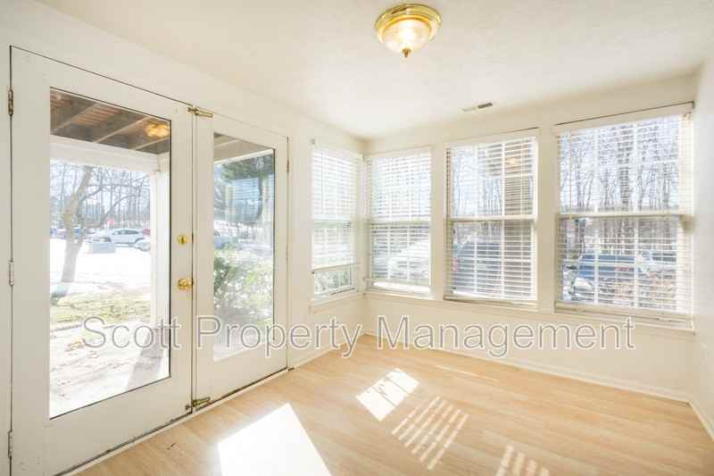 903 Woodbridge Court #D - Photo 6 of 7