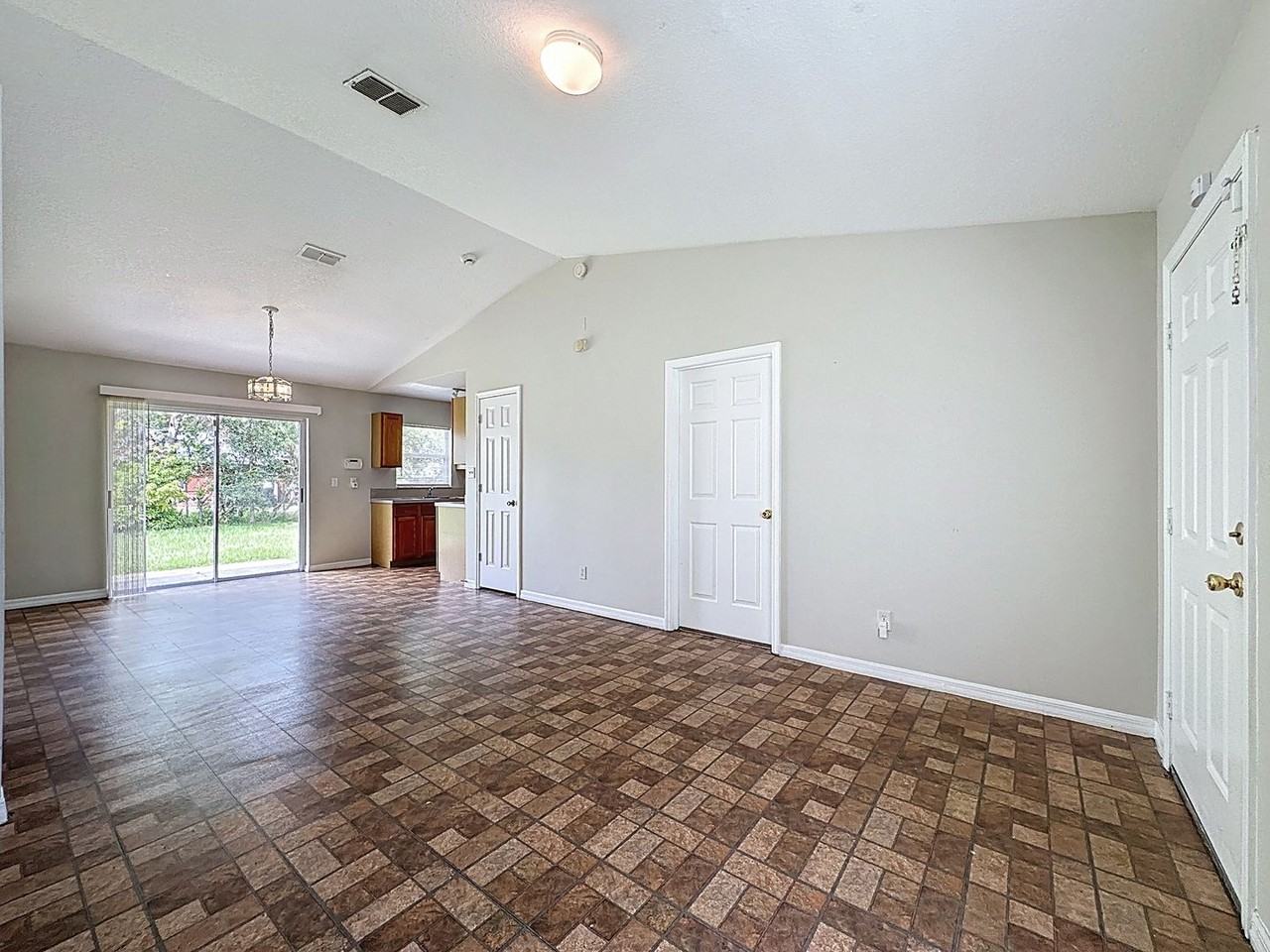 162 Guadalajara Dr - Photo 4 of 25