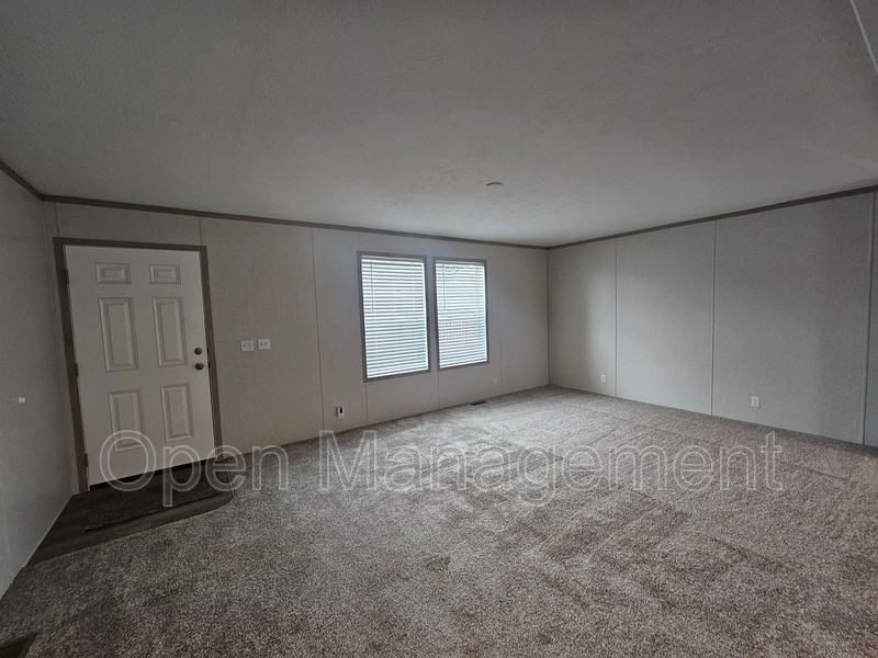 4005 19th St Ne - Photo 5 of 14