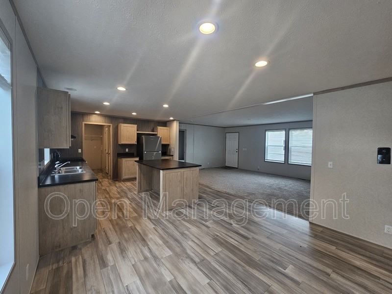 4005 19th St Ne - Photo 2 of 14