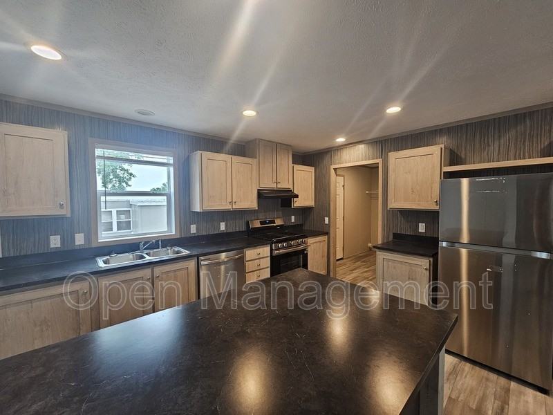 4005 19th St Ne - Photo 4 of 14