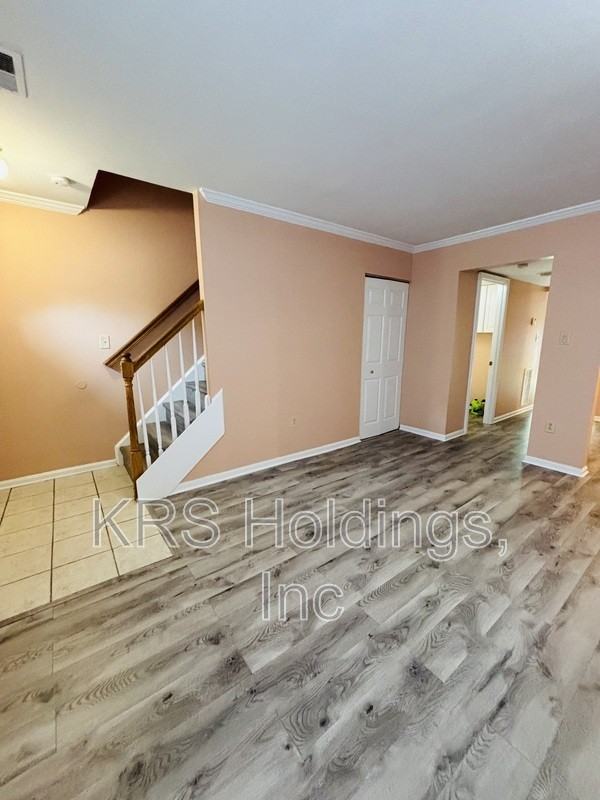 1235 Thomas Jefferson Pl - Photo 2 of 32