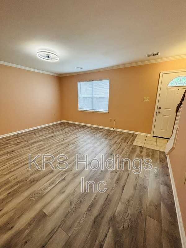 1235 Thomas Jefferson Pl - Photo 3 of 32