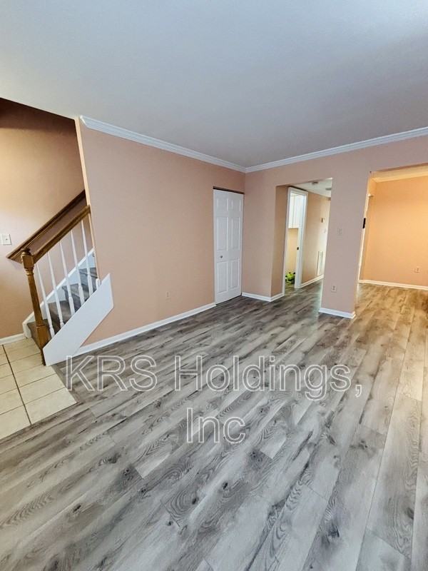 1235 Thomas Jefferson Pl - Photo 4 of 32