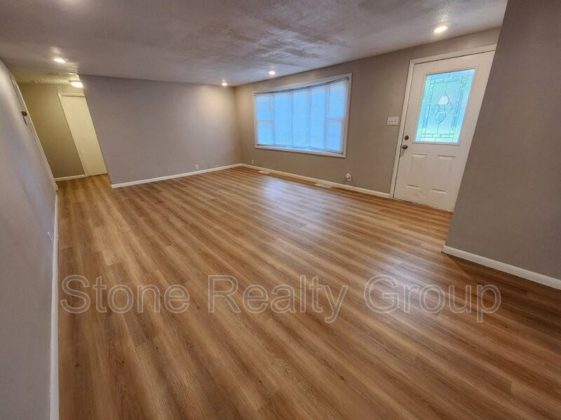 1904 Grant St - Photo 2 of 12