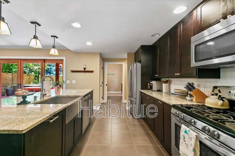 1417 E Franklin St - Photo 2 of 50