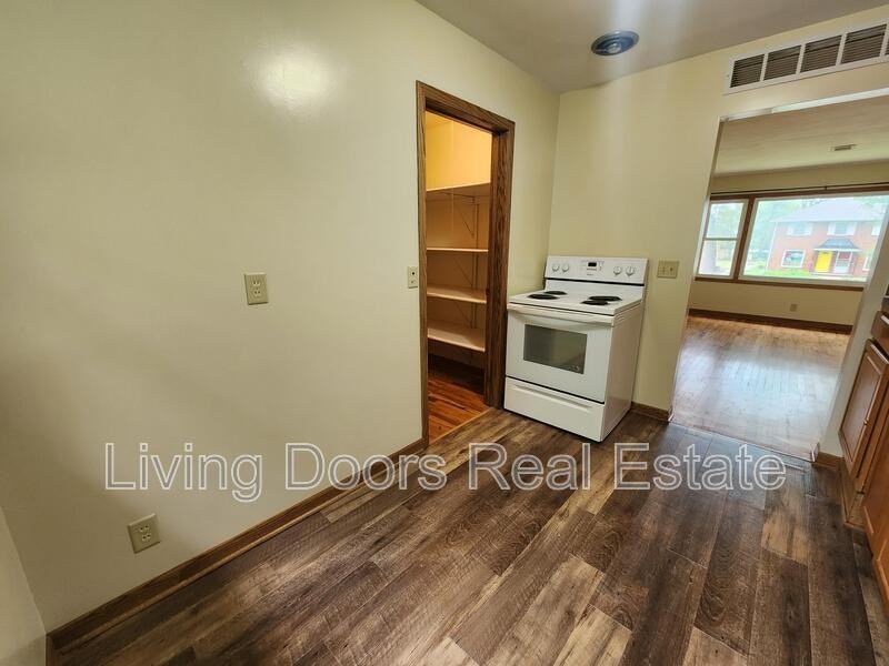 317 South 47th Street - Photo 3 of 10