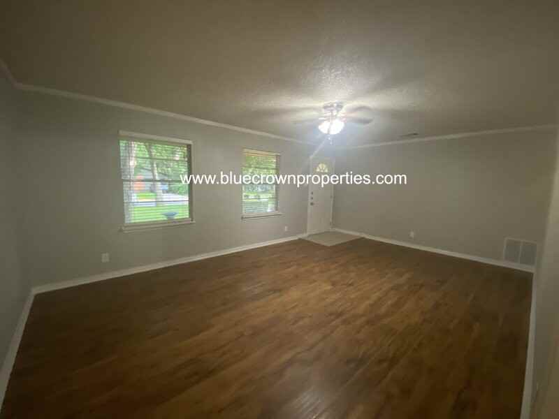 1521 Larkspur Dr - Photo 3 of 17