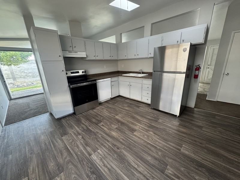 1766 Westsouth - Photo 4 of 32