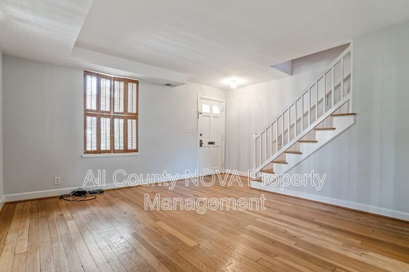 2925 S Dinwiddie St - Photo 5 of 27