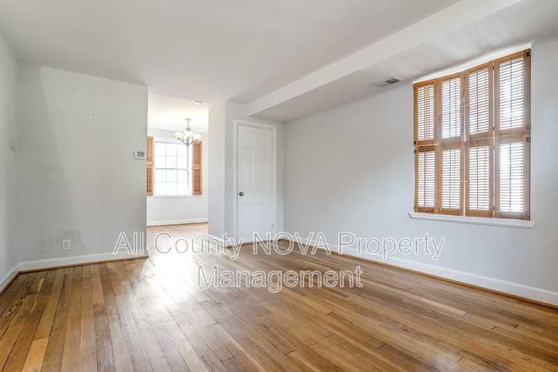 2925 S Dinwiddie St - Photo 7 of 27