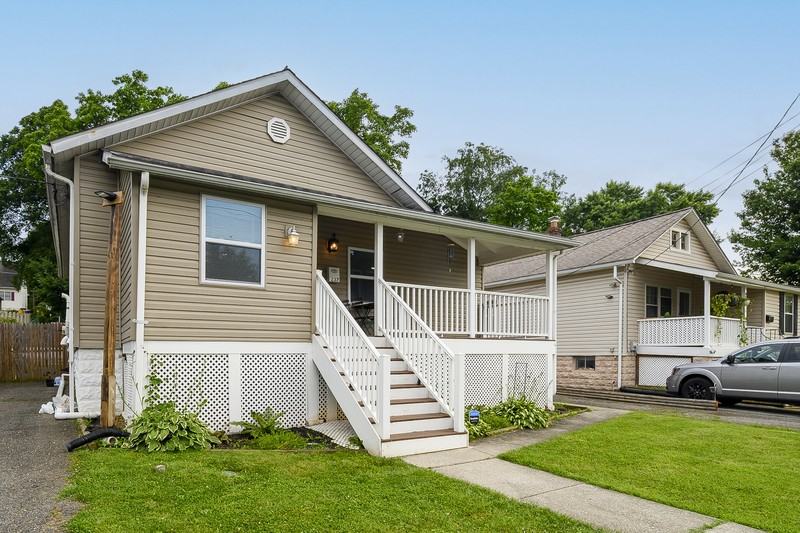 237 3rd Ave - Photo 3 of 29