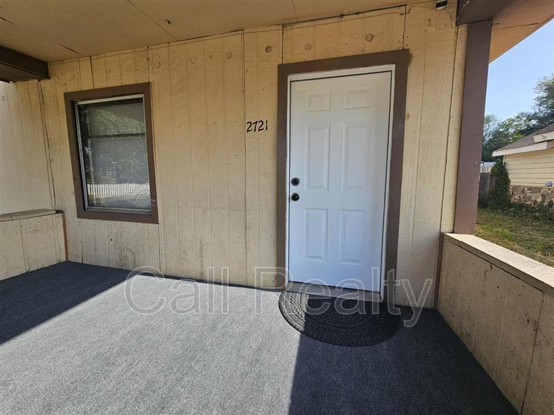 2721 E Rowan Ave - Photo 2 of 23