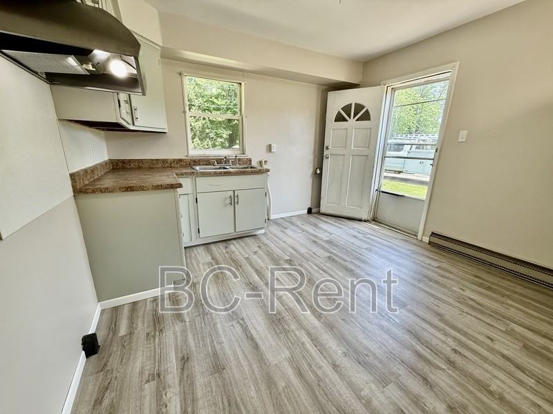 124 Edgewood Cir #1 - Photo 3 of 26