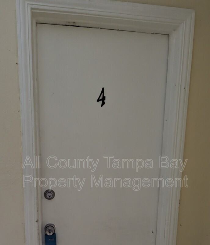 2727 49th St S #4 - Photo 3 of 10