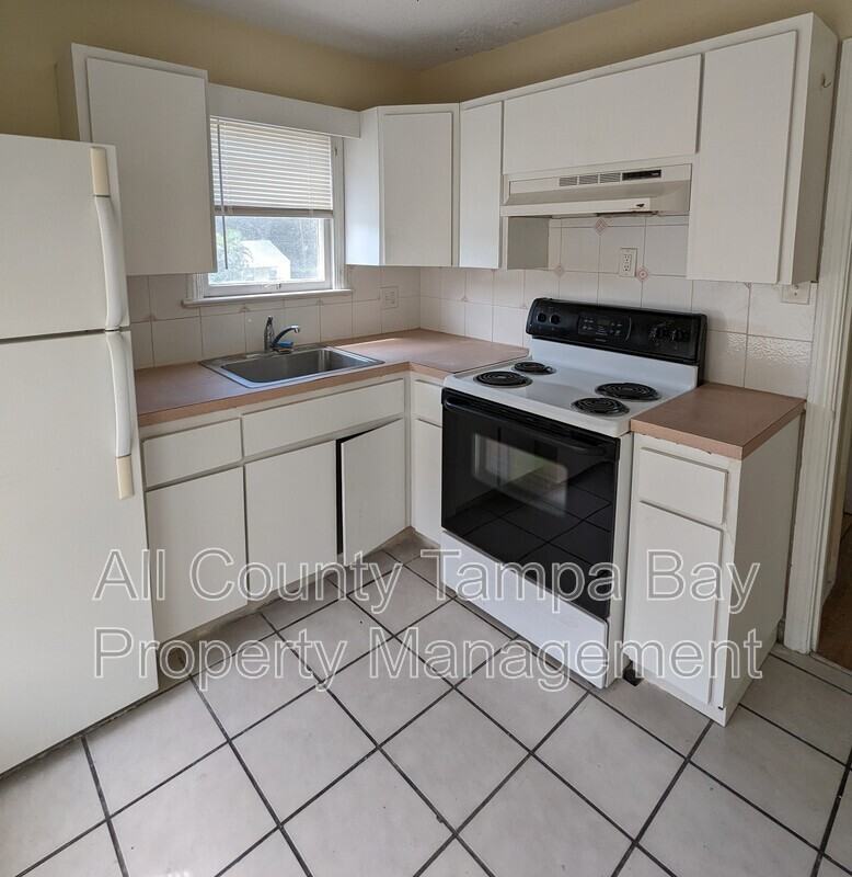2727 49th St S #4 - Photo 6 of 10