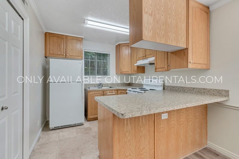 909 Nw #4 - Photo 3 of 18