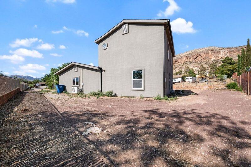 146 N Creek Rd - Photo 3 of 27