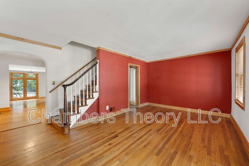 621 S Taylor St - Photo 2 of 43