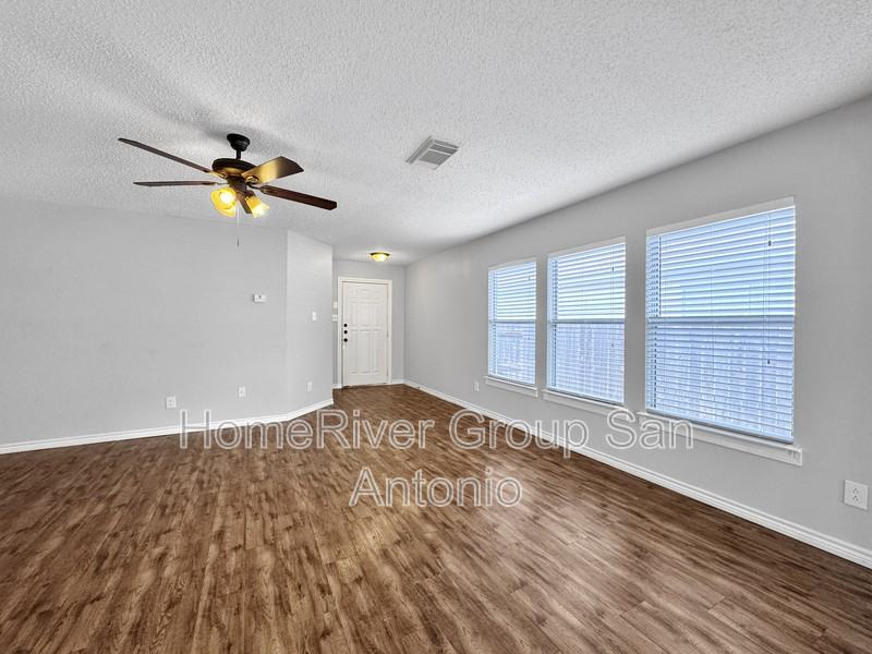 9710 Criswell Crk - Photo 3 of 24