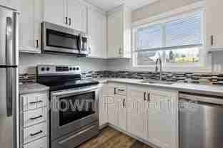 8043 Ne Flanders St - Photo 1 of 1