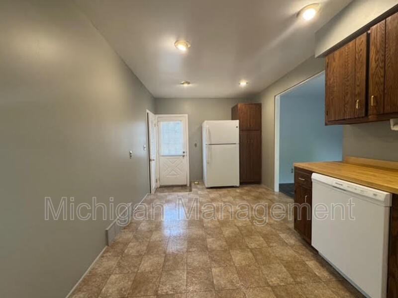 11219 Morgan Ave - Photo 7 of 27