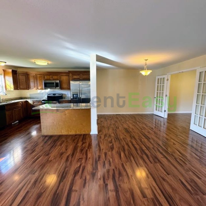 8019 Keene Rd - Photo 5 of 35