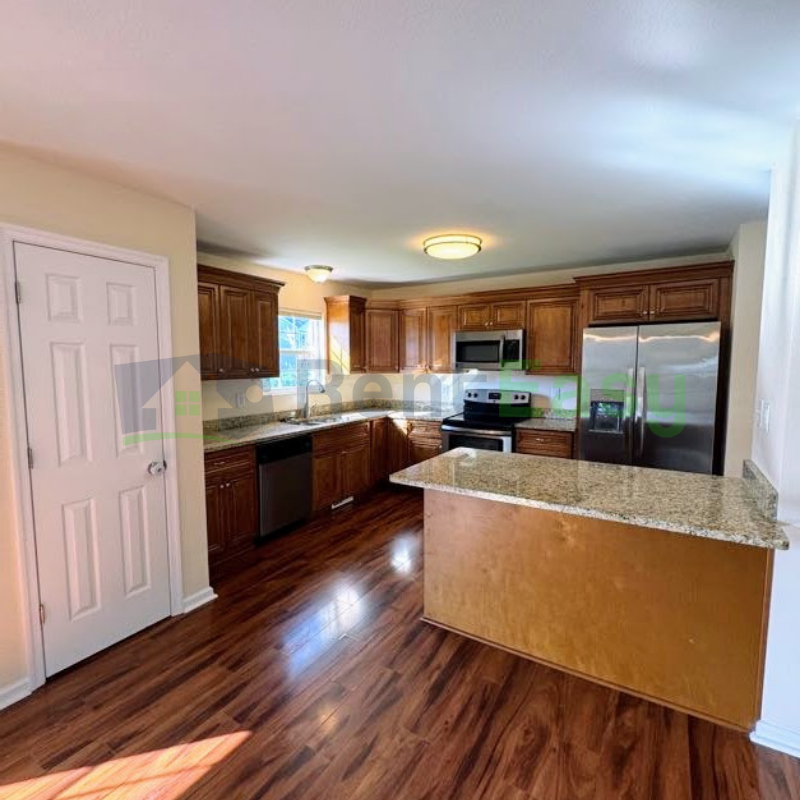8019 Keene Rd - Photo 6 of 35