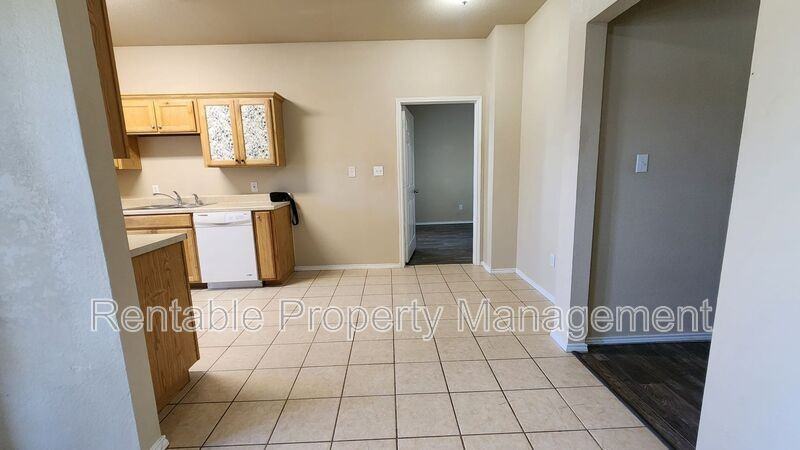 110 Collett Ct - Photo 3 of 14