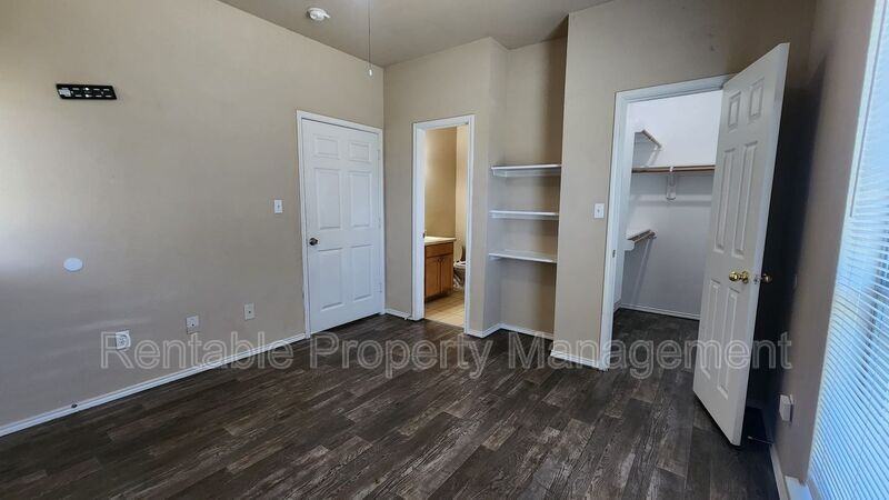 110 Collett Ct - Photo 5 of 14
