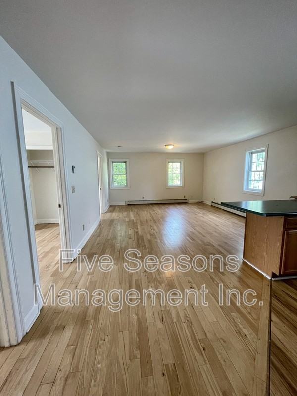 85 Manhattan Dr - Photo 2 of 22