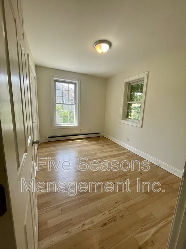 85 Manhattan Dr - Photo 7 of 22