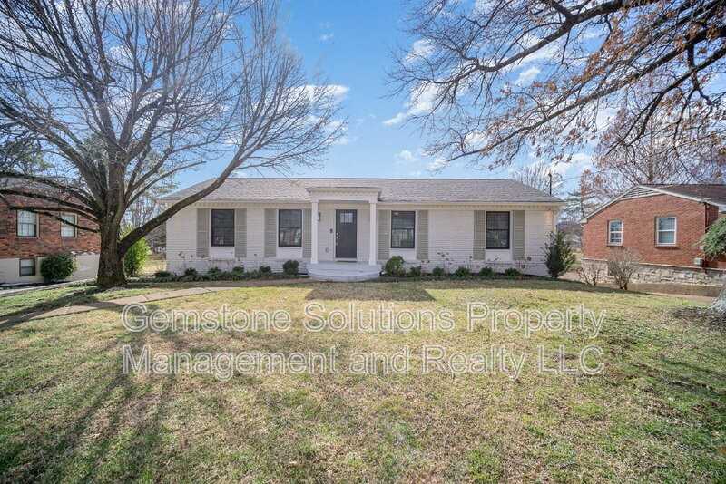 413 Lynn Dr - Photo 3 of 31