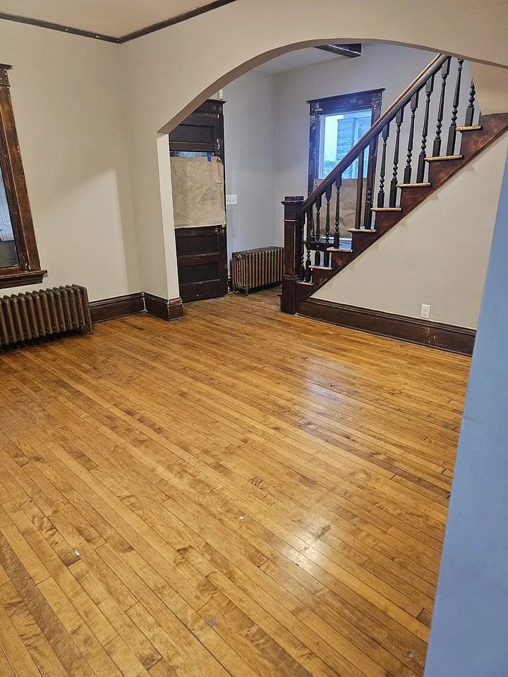 967 Saint Anthony Avenue - Photo 3 of 12