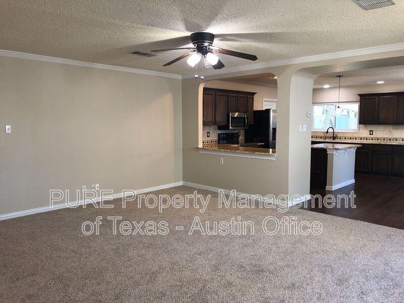 2710 Vinson Ct - Photo 3 of 28