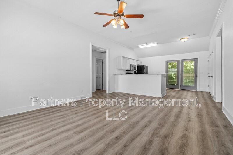 1174 W Hendrix St - Photo 4 of 23