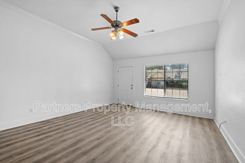 1174 W Hendrix St - Photo 7 of 23